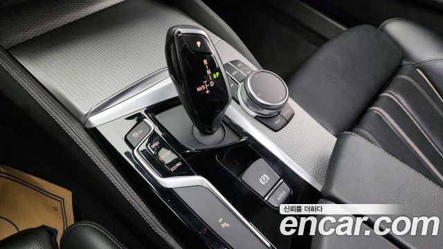BMW 5 серии 2017 thumb 9