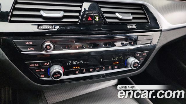BMW 5 серии 2017 thumb 11