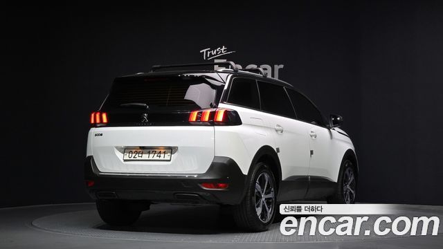 Peugeot 5008 2018 thumb 3