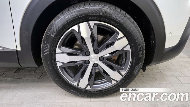 Peugeot 5008 2018 thumb 6