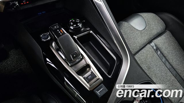 Peugeot 5008 2018 thumb 9
