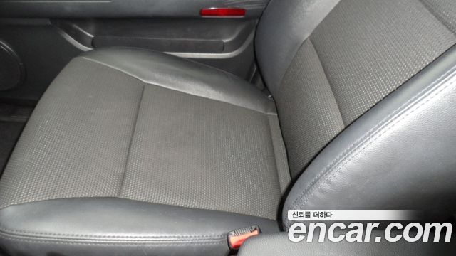SsangYong Korando 2013 thumb 11