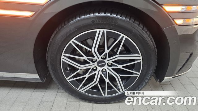 Genesis G90 2022 thumb 5