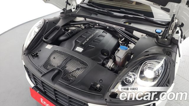 Porsche Macan 2015 thumb 7