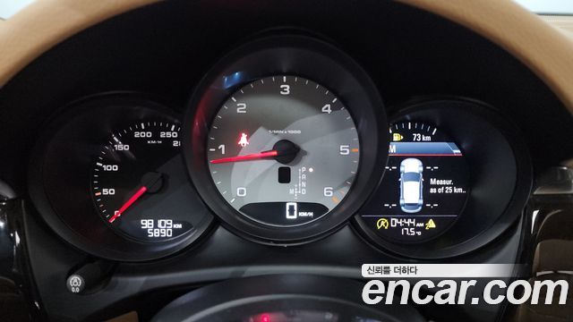 Porsche Macan 2015 thumb 8