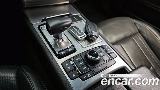 Genesis G80 2017 thumb 10