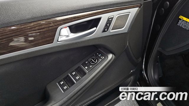 Genesis G80 2017 thumb 12