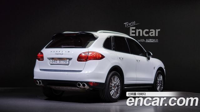 Porsche Cayenne 2013 thumb 3