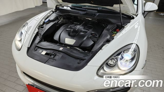 Porsche Cayenne 2013 thumb 7