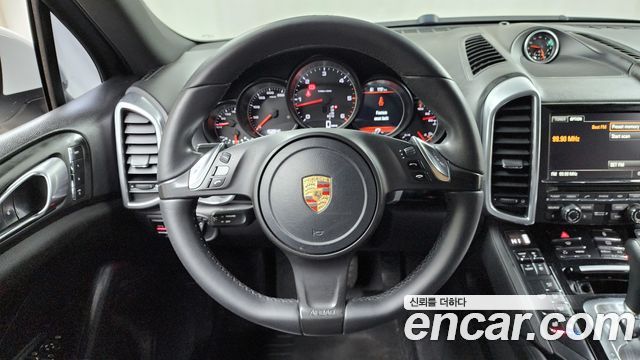 Porsche Cayenne 2013 thumb 12