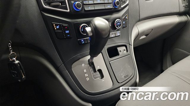 Hyundai Starex 2019 thumb 10