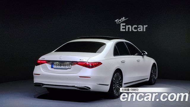 Mercedes-Benz S-Class 2023 thumb 3