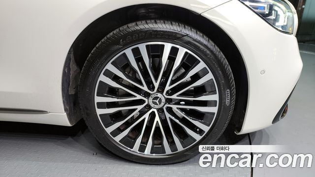 Mercedes-Benz S-Class 2023 thumb 5