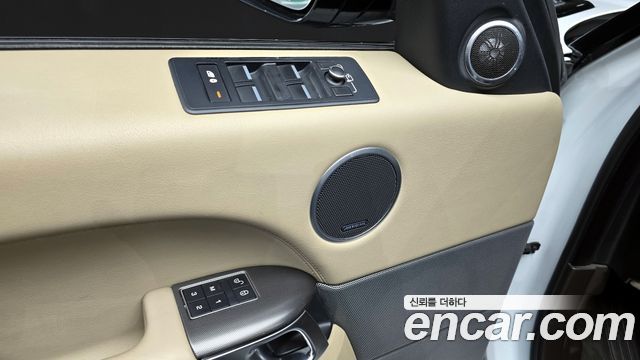 Land Rover Range Rover Sport 2016 thumb 12
