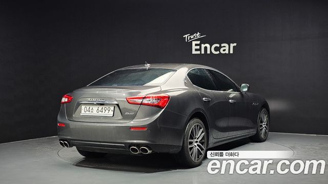 Maserati Ghibli 2017 thumb 3