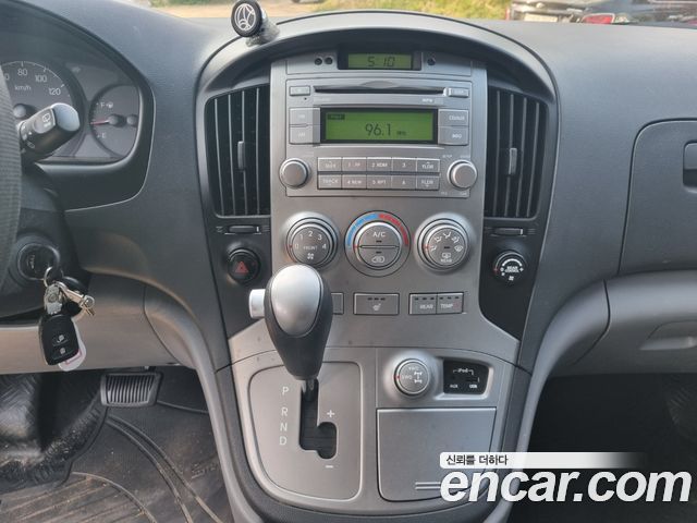 Hyundai Starex 2015 thumb 9