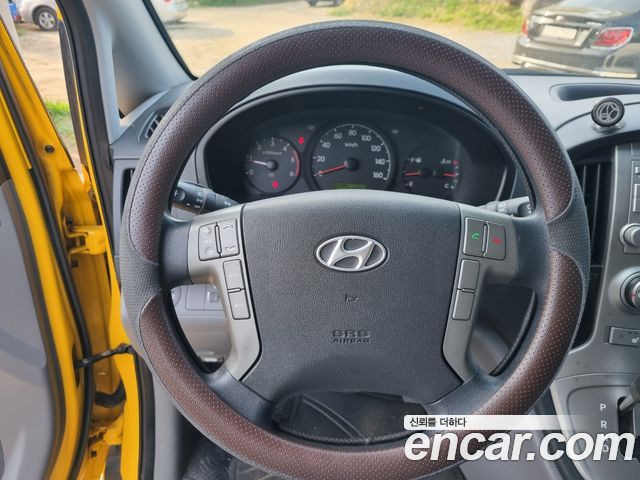 Hyundai Starex 2015 thumb 10