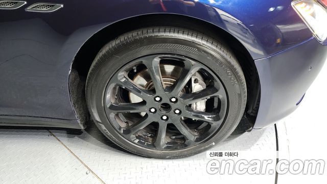 Maserati Ghibli 2015 thumb 6