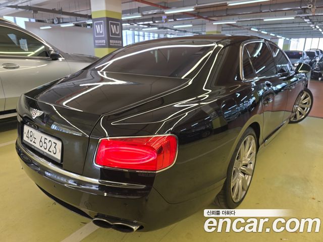 Bentley Flying Spur 2018 thumb 3