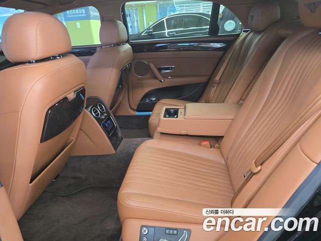 Bentley Flying Spur 2018 thumb 6