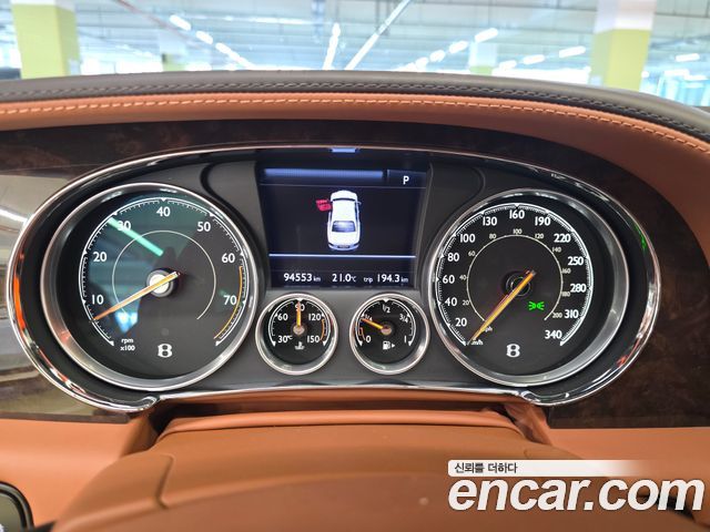 Bentley Flying Spur 2018 thumb 8