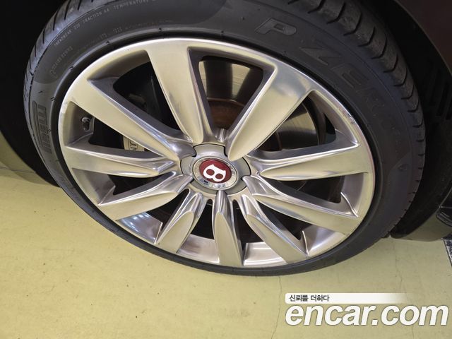 Bentley Flying Spur 2018 thumb 9