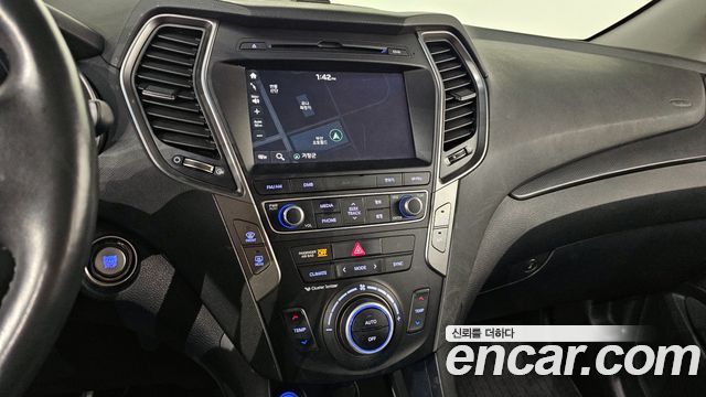 Hyundai Santa Fe 2018 thumb 12