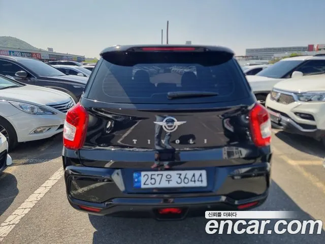 SsangYong Tivoli 2023 thumb 4