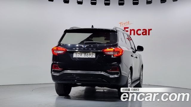 SsangYong Rexton 2018 thumb 4