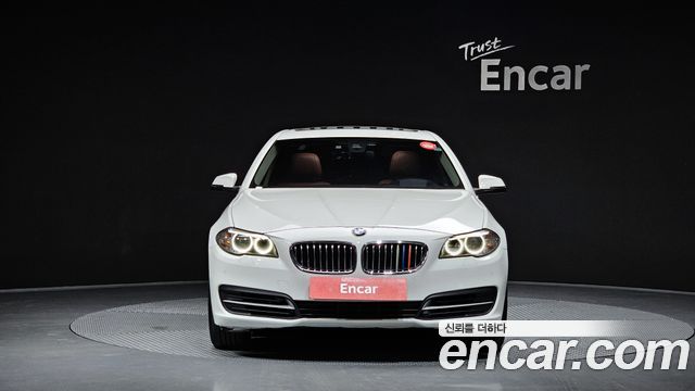 BMW 5 серии 2015 thumb 4