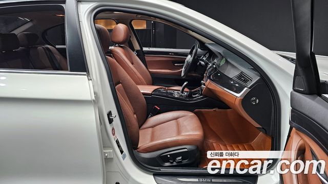 BMW 5 серии 2015 thumb 10