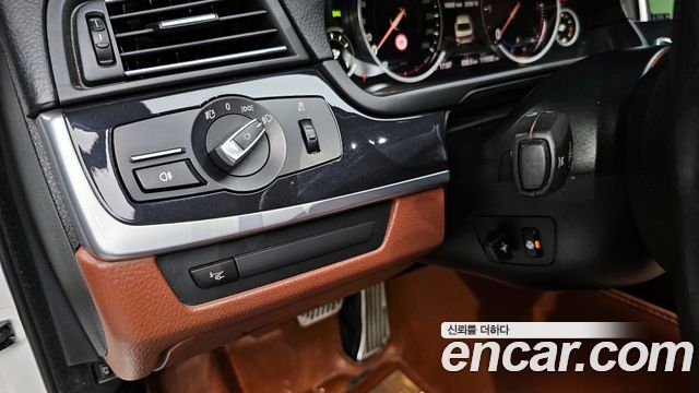 BMW 5 серии 2015 thumb 11