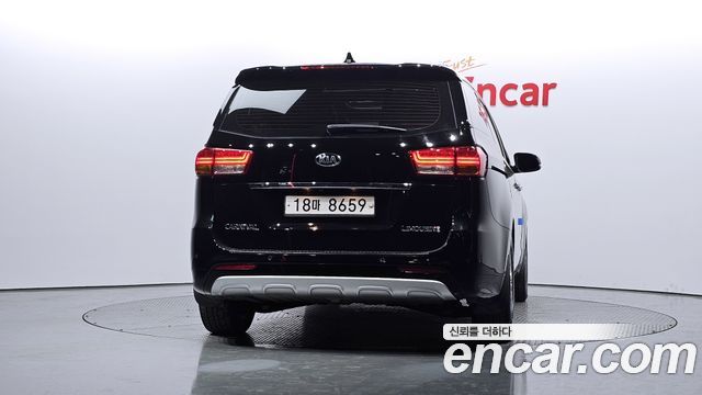 Kia Carnival 2015 thumb 5