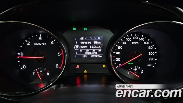 Kia Carnival 2015 thumb 8