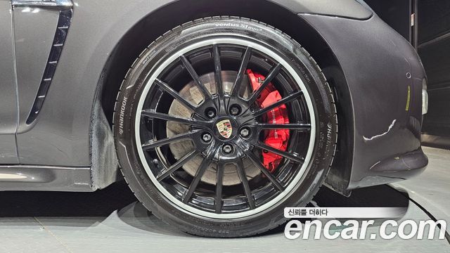 Porsche Panamera 2012 thumb 5