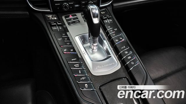Porsche Panamera 2012 thumb 9