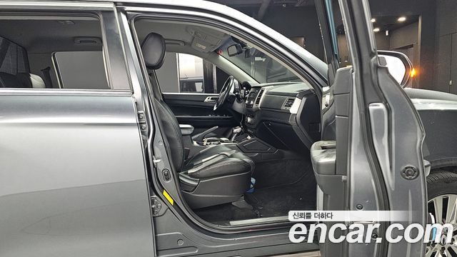SsangYong Rexton 2019 thumb 12