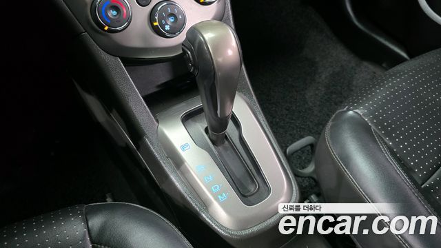 Chevrolet Aveo 2015 thumb 10