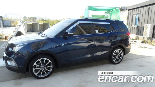 SsangYong Tivoli 2017 thumb 2