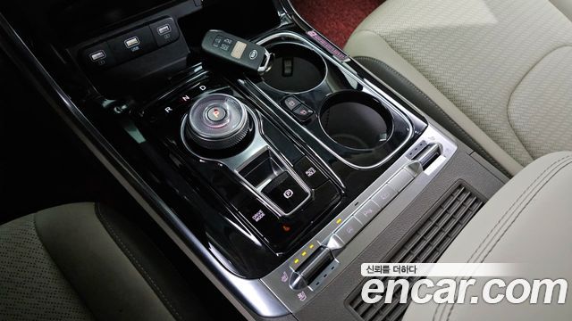 Kia Carnival 2021 thumb 10