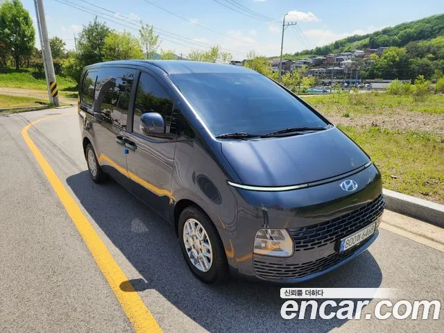 Hyundai Staria 2022 thumb 2