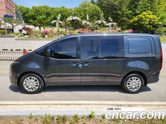 Hyundai Staria 2022 thumb 5