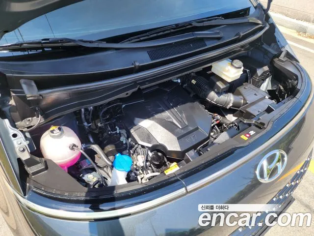 Hyundai Staria 2022 thumb 10