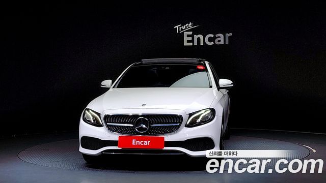 Mercedes-Benz E-Class 2018 thumb 4