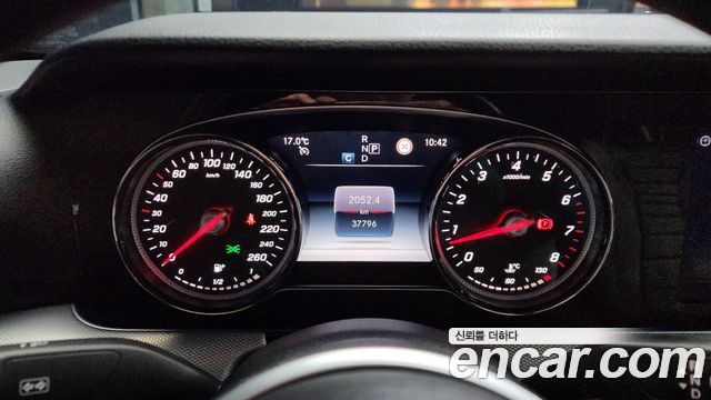 Mercedes-Benz E-Class 2018 thumb 9