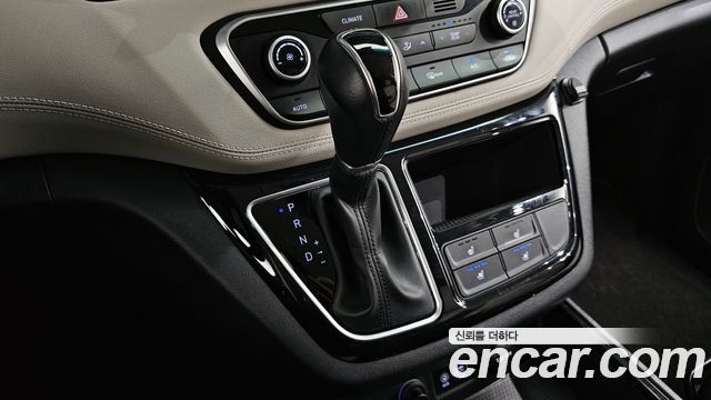Hyundai Starex 2018 thumb 10