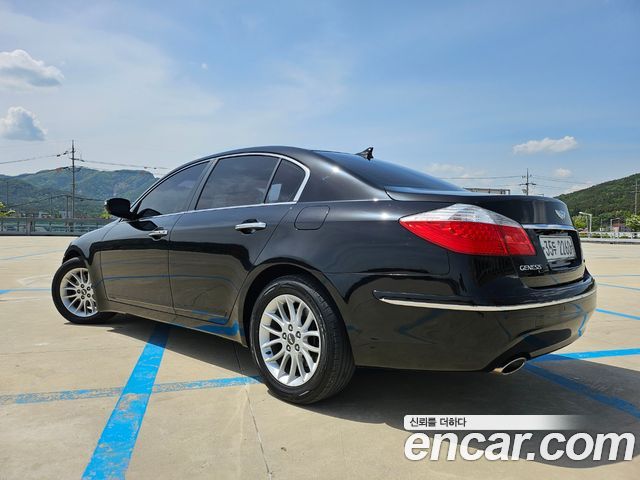 Hyundai Genesis 2011 thumb 7