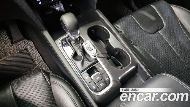 Hyundai Santa Fe 2018 thumb 9