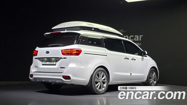 Kia Carnival 2019 thumb 3