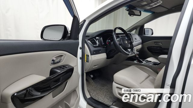 Kia Carnival 2019 thumb 10